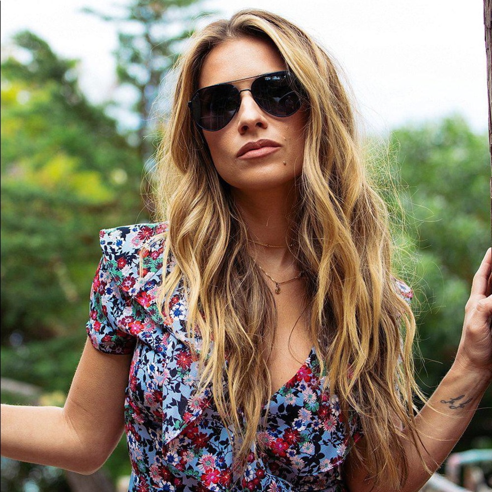 Diff x Jessie James Decker Black Aviators